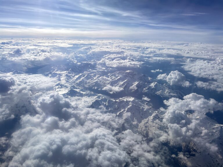 La stazione spaziale internazionale, le armi di distruzione di massa e le canzoni d’amore